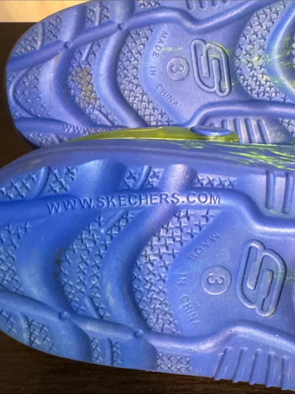 Skechers Kids light up Blue & Neon Green Slip-On Clogs with Heel Strap.